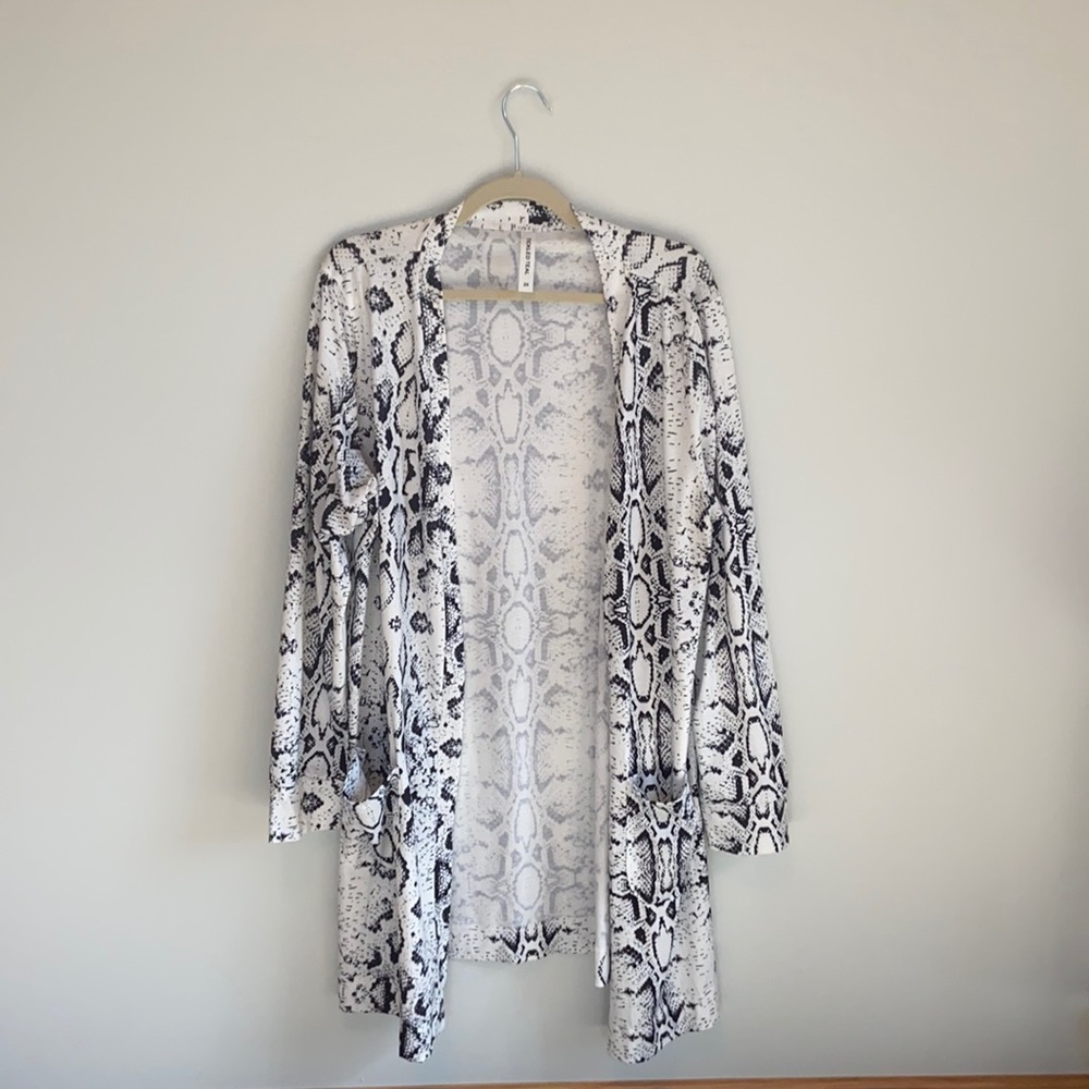 Snake print Cardigan 2X